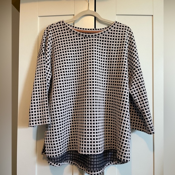 Lou & Grey Tops - Lou & Grey Textured Top. Size XL.